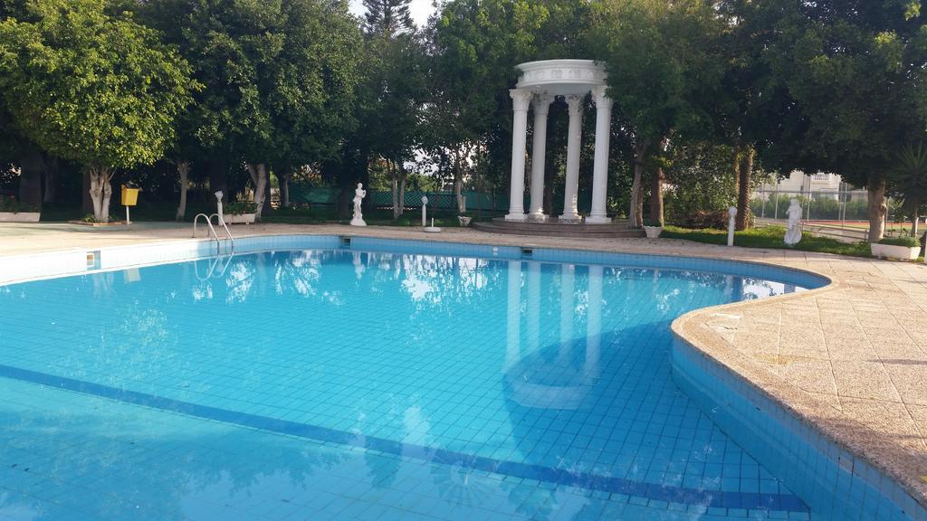 Crown Resorts Henipa Larnaca Bagian luar foto