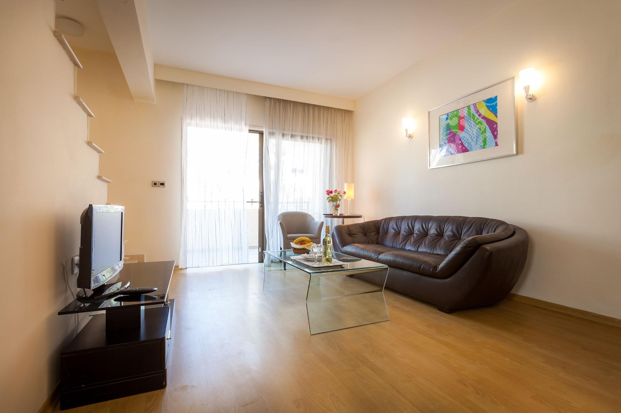 Crown Resorts Henipa Larnaca Bagian luar foto