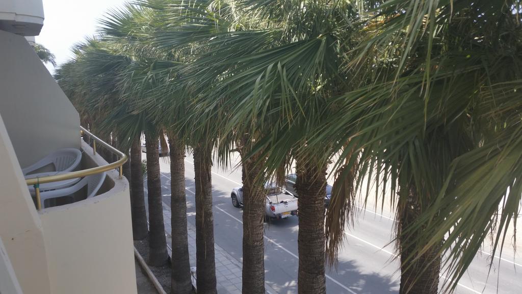 Crown Resorts Henipa Larnaca Bagian luar foto