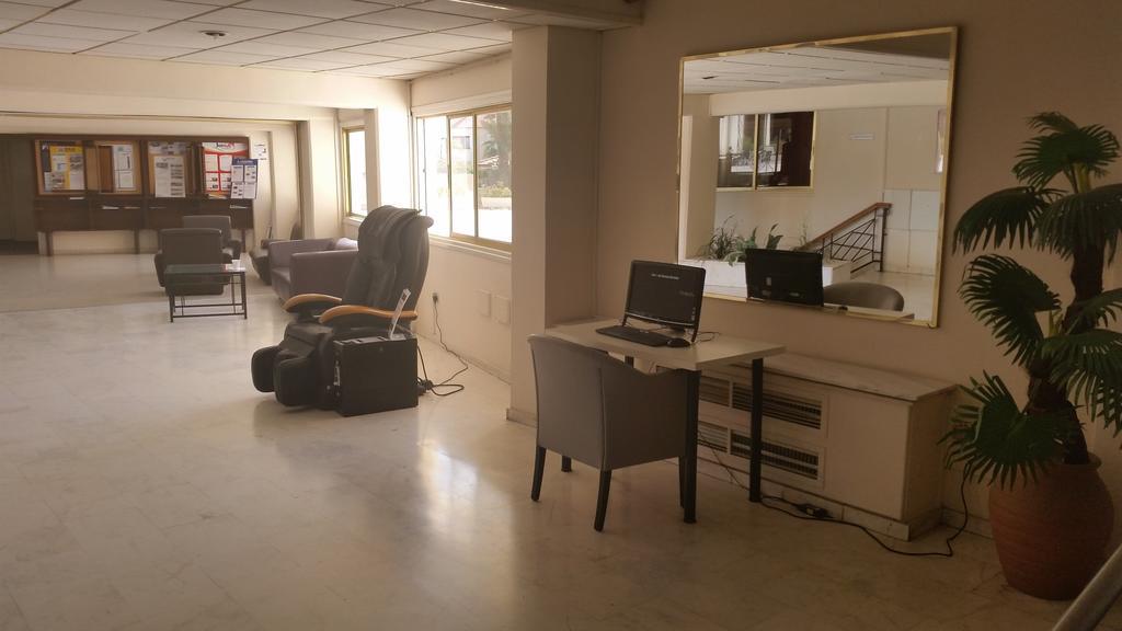 Crown Resorts Henipa Larnaca Bagian luar foto