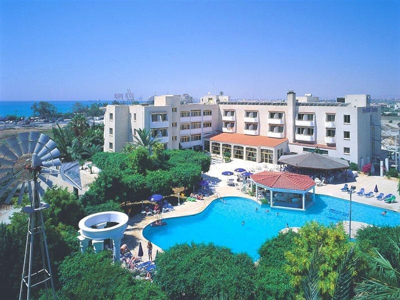 Crown Resorts Henipa Larnaca Bagian luar foto