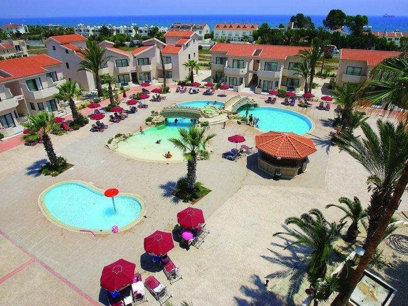 Crown Resorts Henipa Larnaca Bagian luar foto