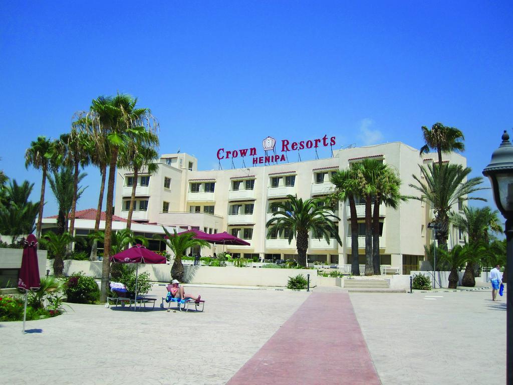 Crown Resorts Henipa Larnaca Bagian luar foto