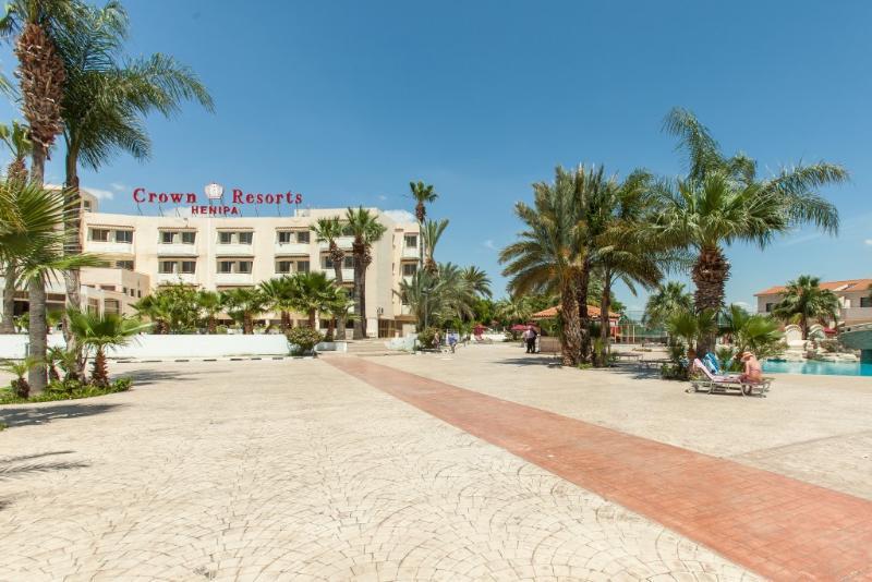 Crown Resorts Henipa Larnaca Bagian luar foto