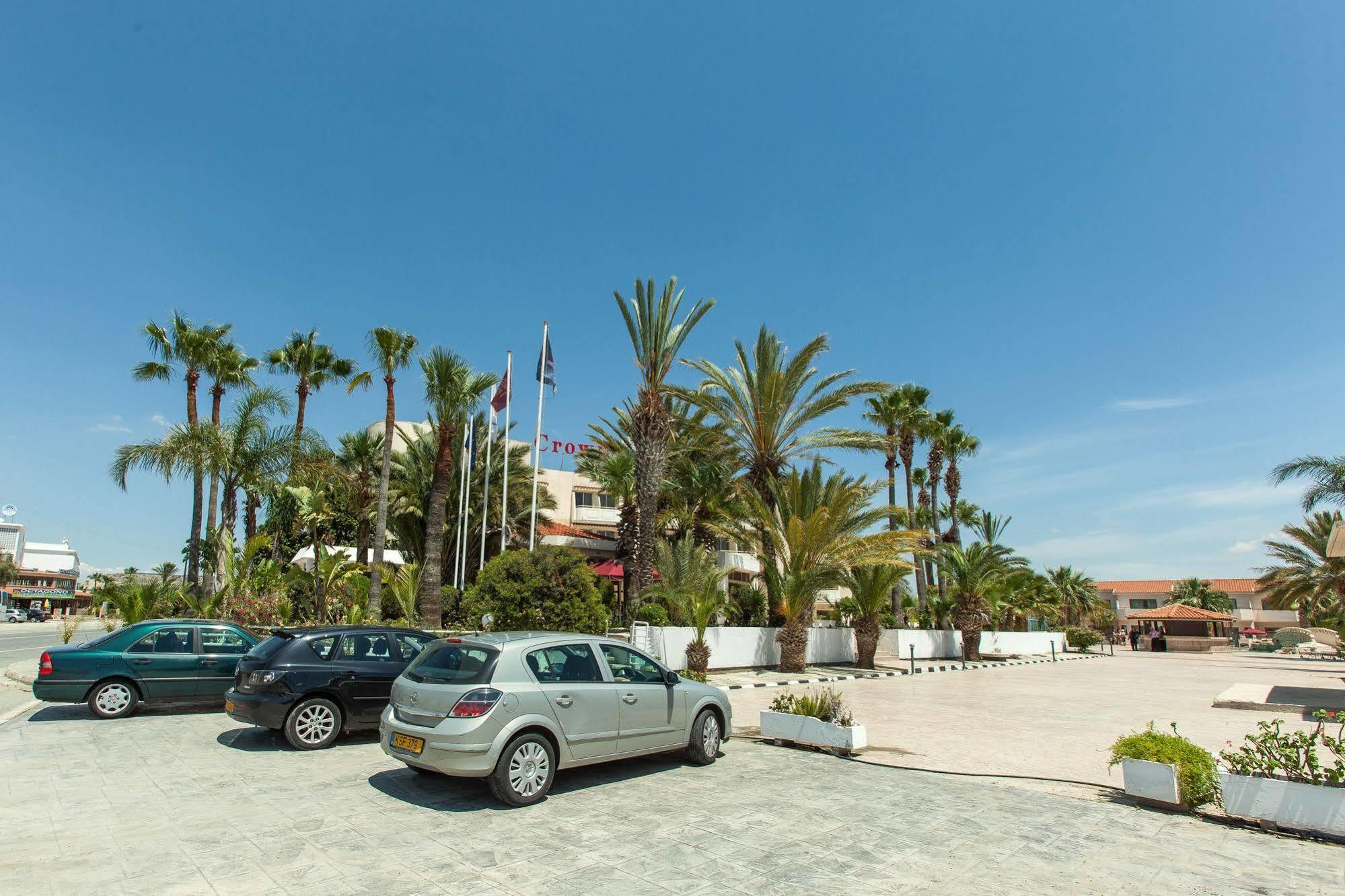 Crown Resorts Henipa Larnaca Bagian luar foto